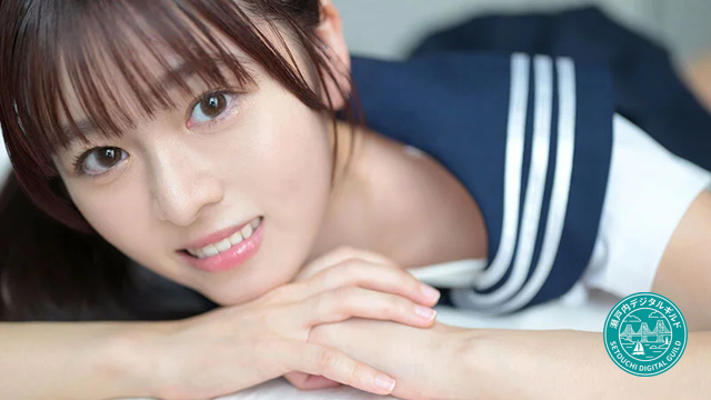 放課後の教室で、教え子の真っ直ぐな視線に耐えきれず、顔を赤らめて視線を逸らす女教師の桜乃りの。