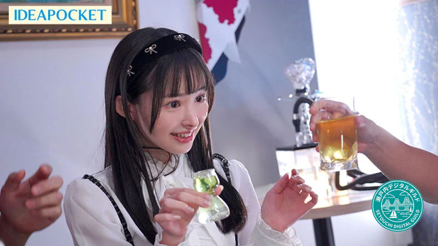 清楚系アイドル 山田鈴奈 が打ち上げで泥酔し、周囲の男たちに流されていく背徳のシーン。